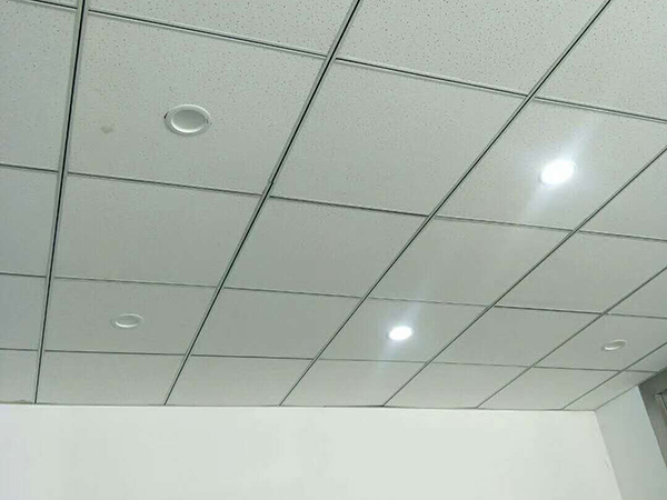 ST-Q-1GY B型光纖激光切割機